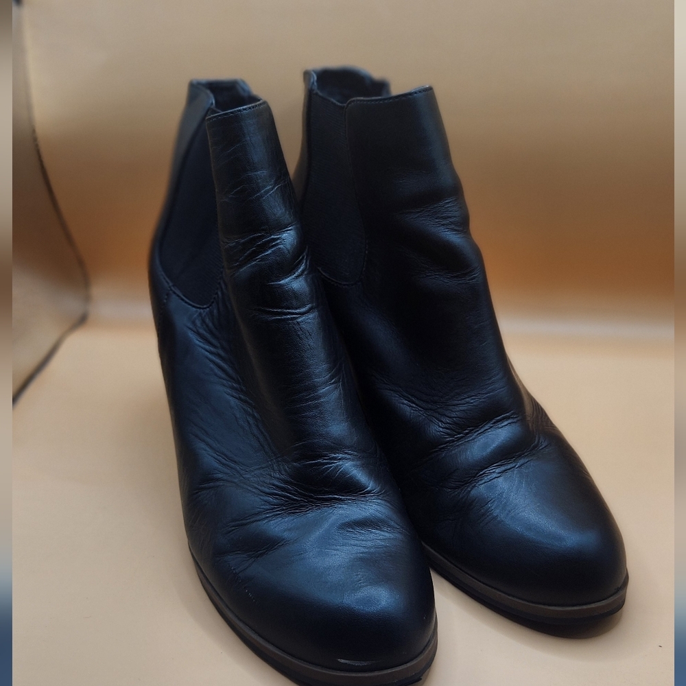 Black Leather Women's Ankle Booties Size 8